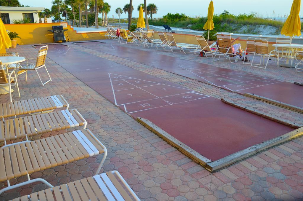Page Terrace Beachfront Hotel เซนต์พีทบีช ภายนอก รูปภาพ